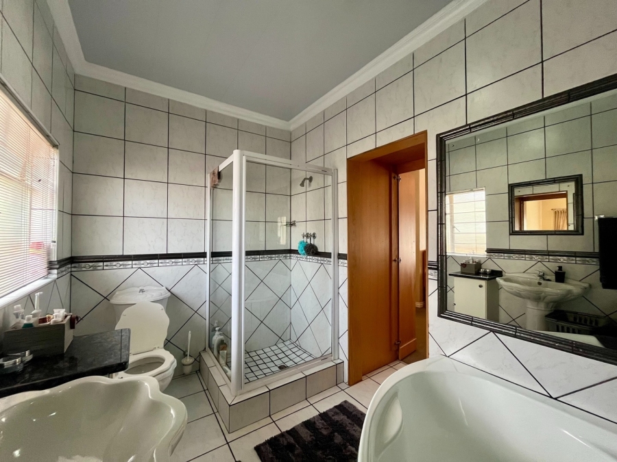 3 Bedroom Property for Sale in Wilkoppies North West